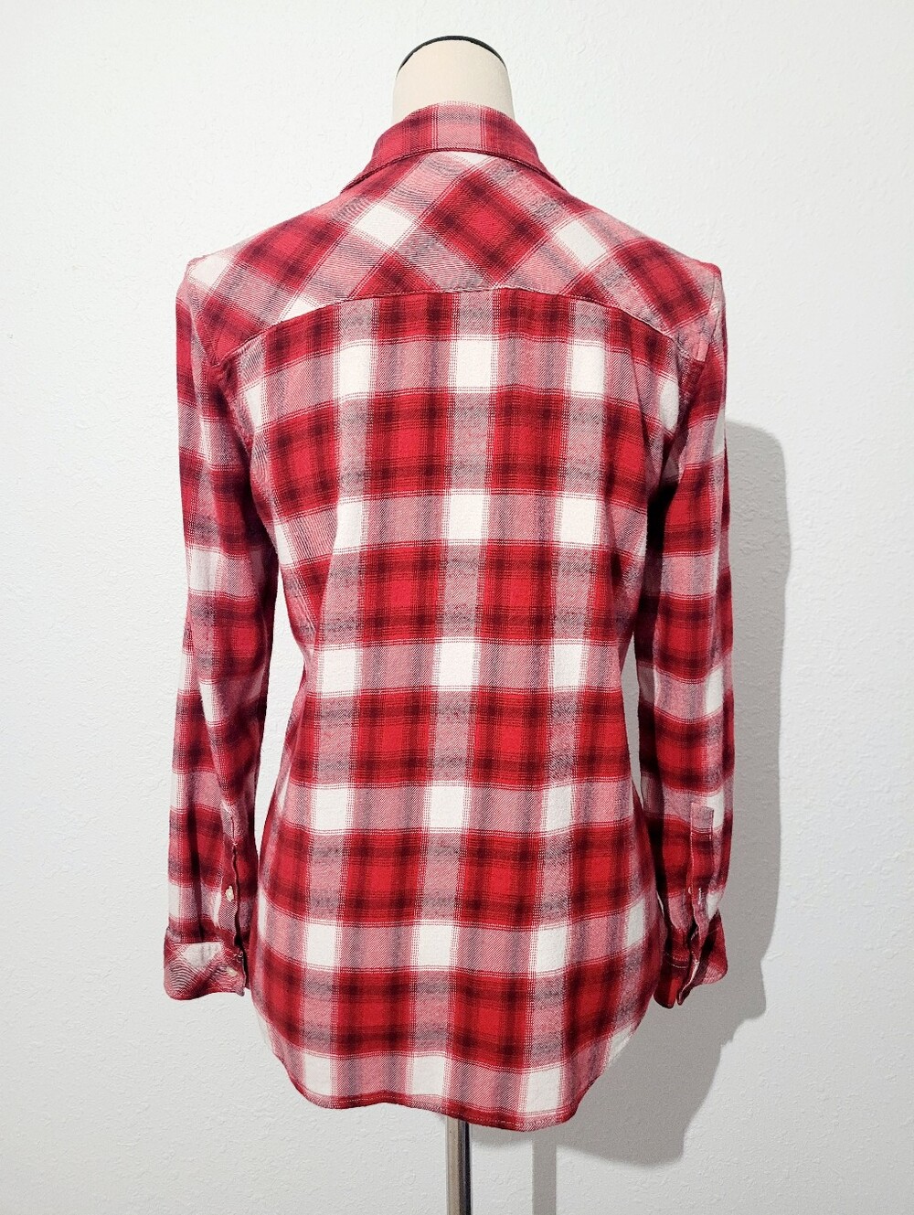 GAP Red Plaid Flannel Shirt Size Medium Woman Button Front Casual Top Flannel - Picture 5 of 11